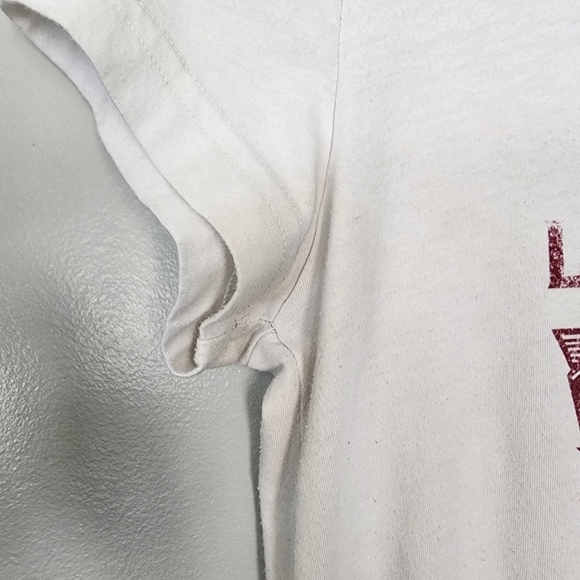 3 for $25 Levi's white ladies t-shirt medium - Picture 4 of 6